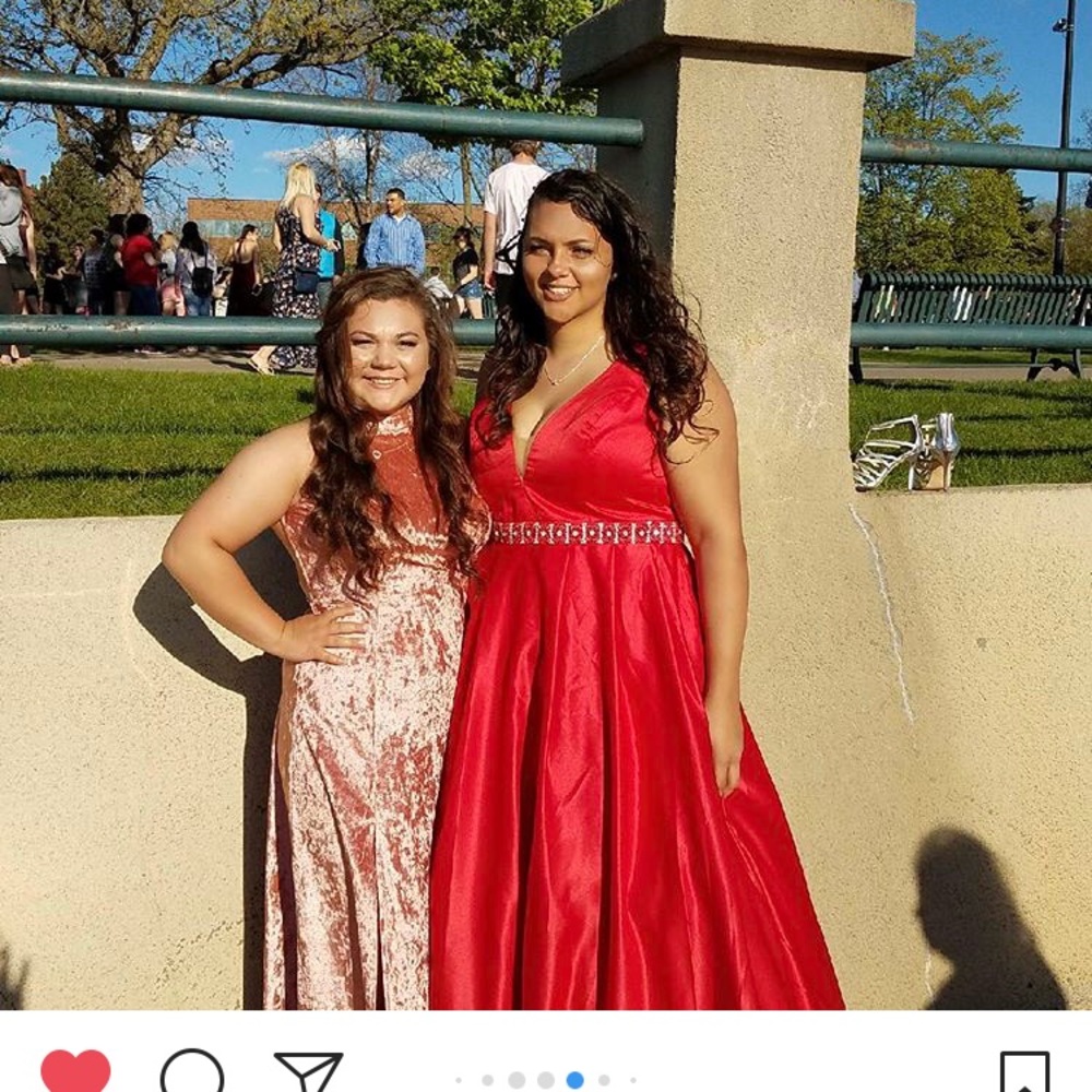 Prom dress - Picture 3 of 3